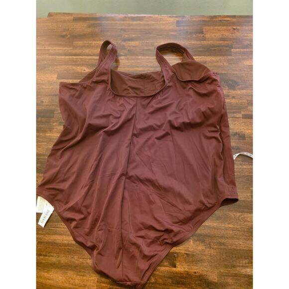 Amazon Essentials One-Piece Swimsuit Deep Brown Size 5X Plus Size Scoop Neck NWT - Picture 5 of 9